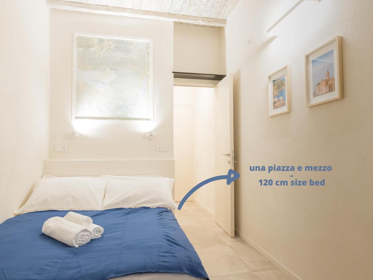 Al Caruggio Guest House Genoa Bagian luar foto
