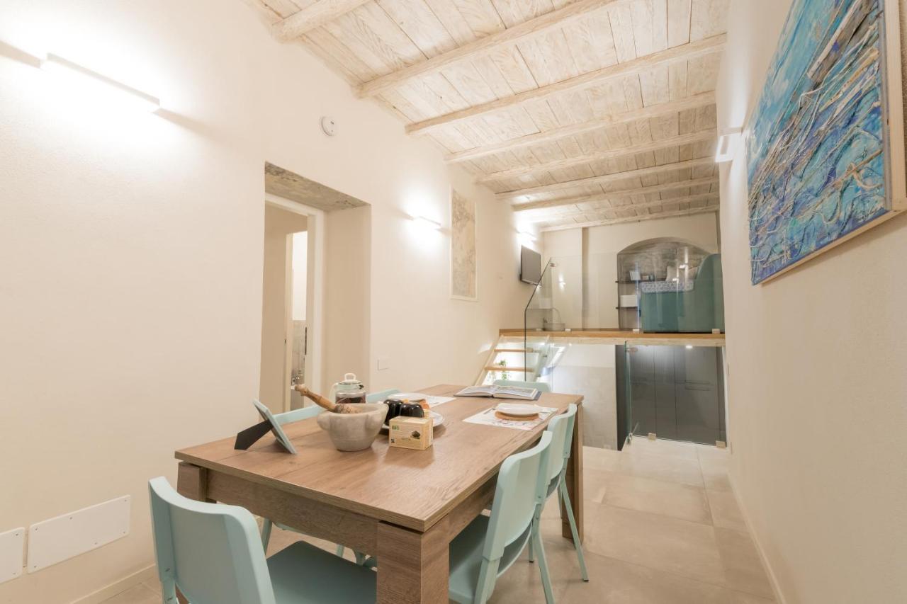 Al Caruggio Guest House Genoa Bagian luar foto