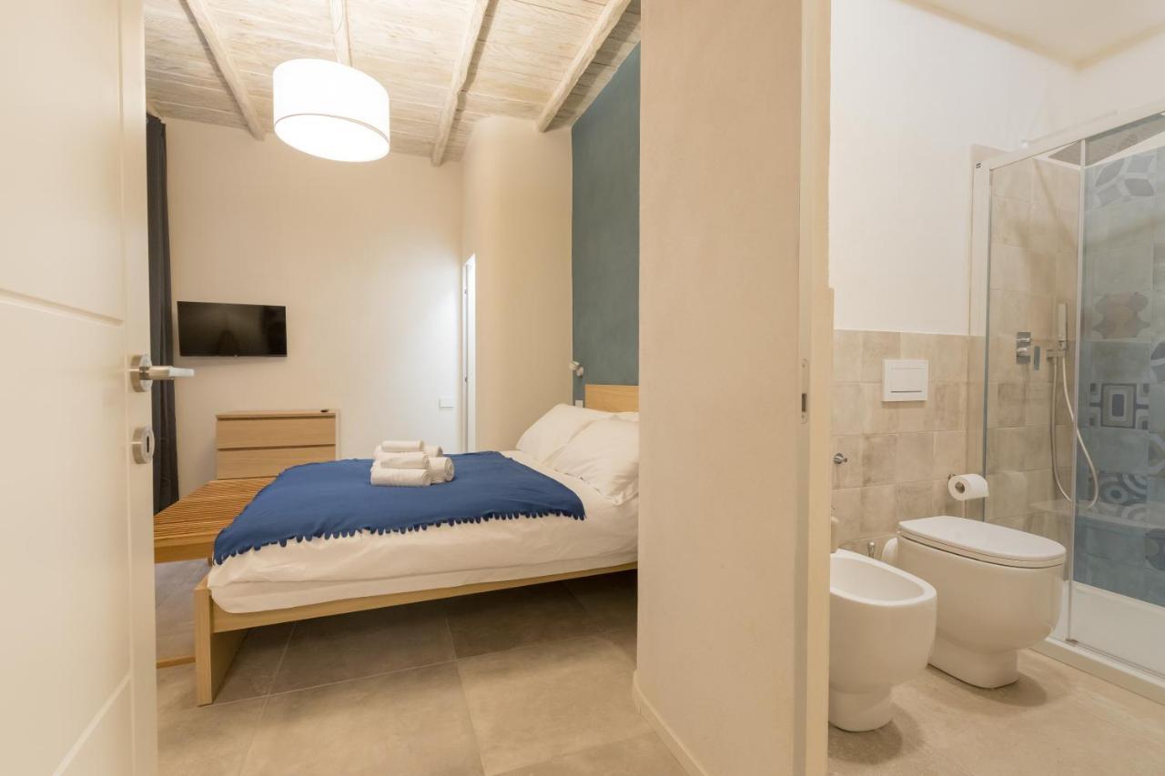Al Caruggio Guest House Genoa Bagian luar foto