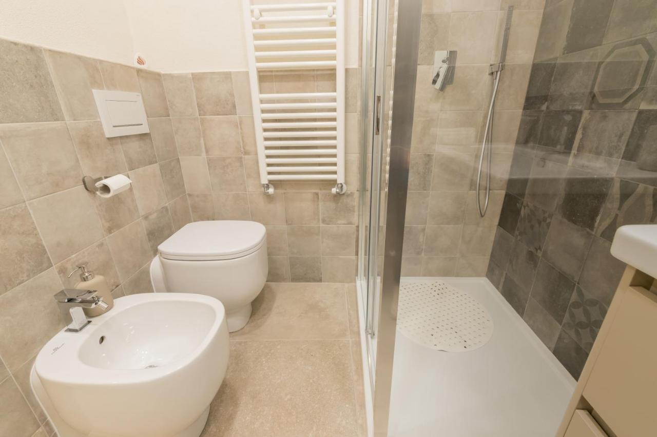 Al Caruggio Guest House Genoa Bagian luar foto
