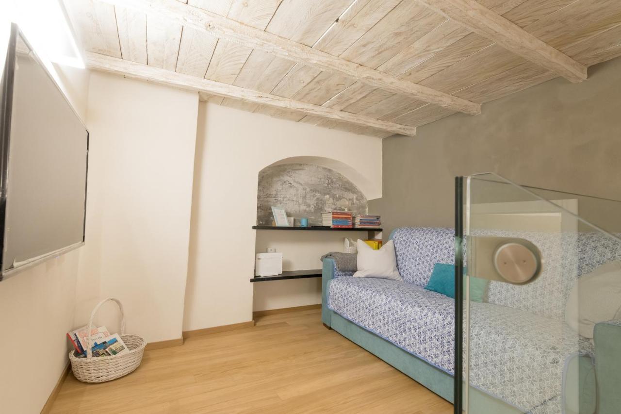 Al Caruggio Guest House Genoa Bagian luar foto