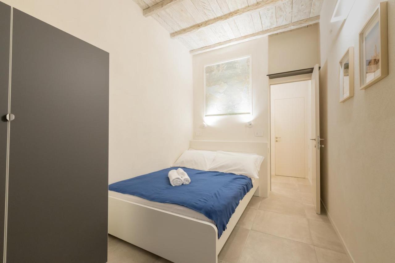 Al Caruggio Guest House Genoa Bagian luar foto